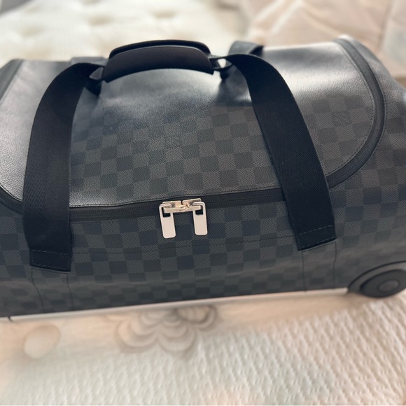 Louis Vuitton Damier Graphite Horizon Duffle 65 bag. - Picture 1 of 16